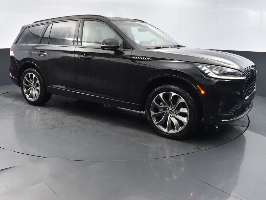 Used 2025 Lincoln Aviator AWD w/ Jet Appearance Package image 3