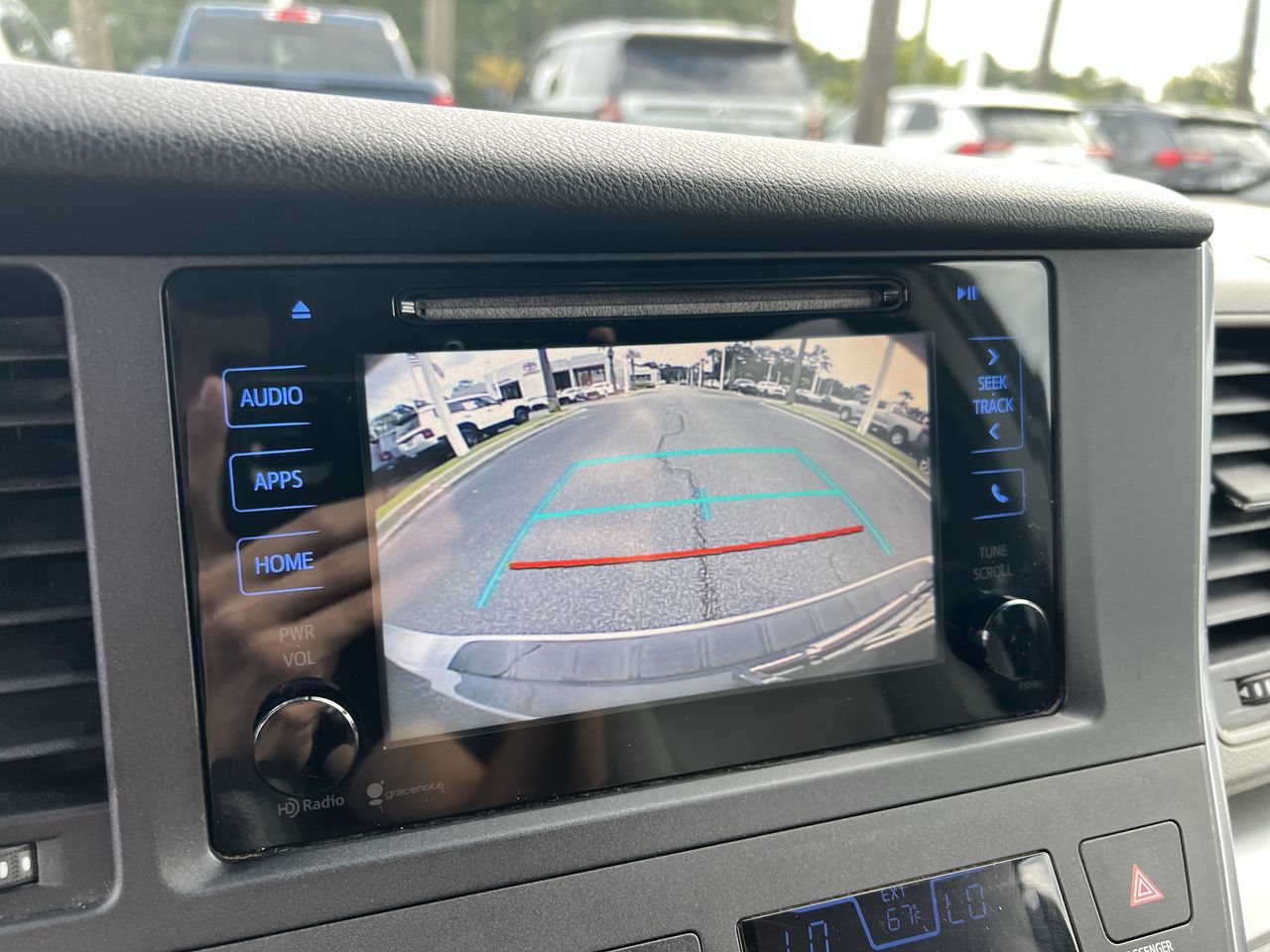 Used 2015 Toyota Sienna LE FWD image 25