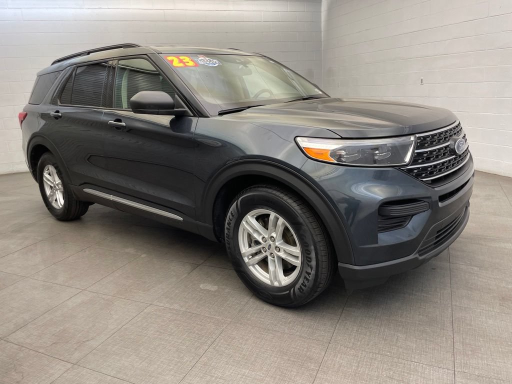 Used 2023 Ford Explorer XLT RWD image 3