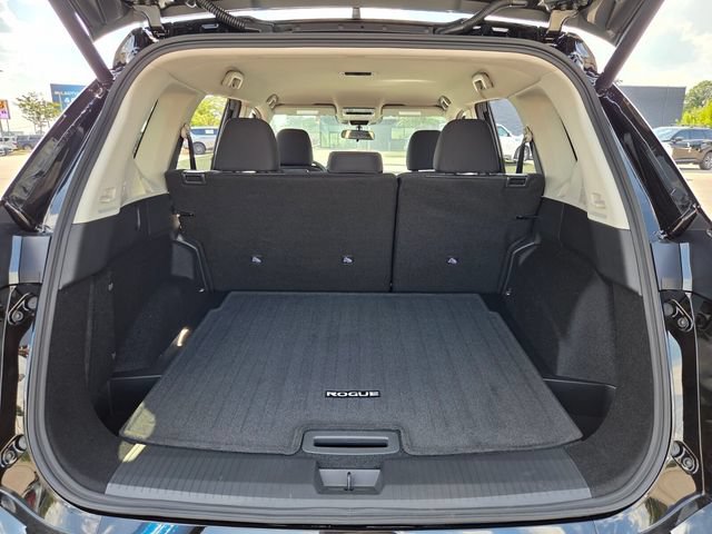 New 2026 Nissan Rogue SV FWD image 14