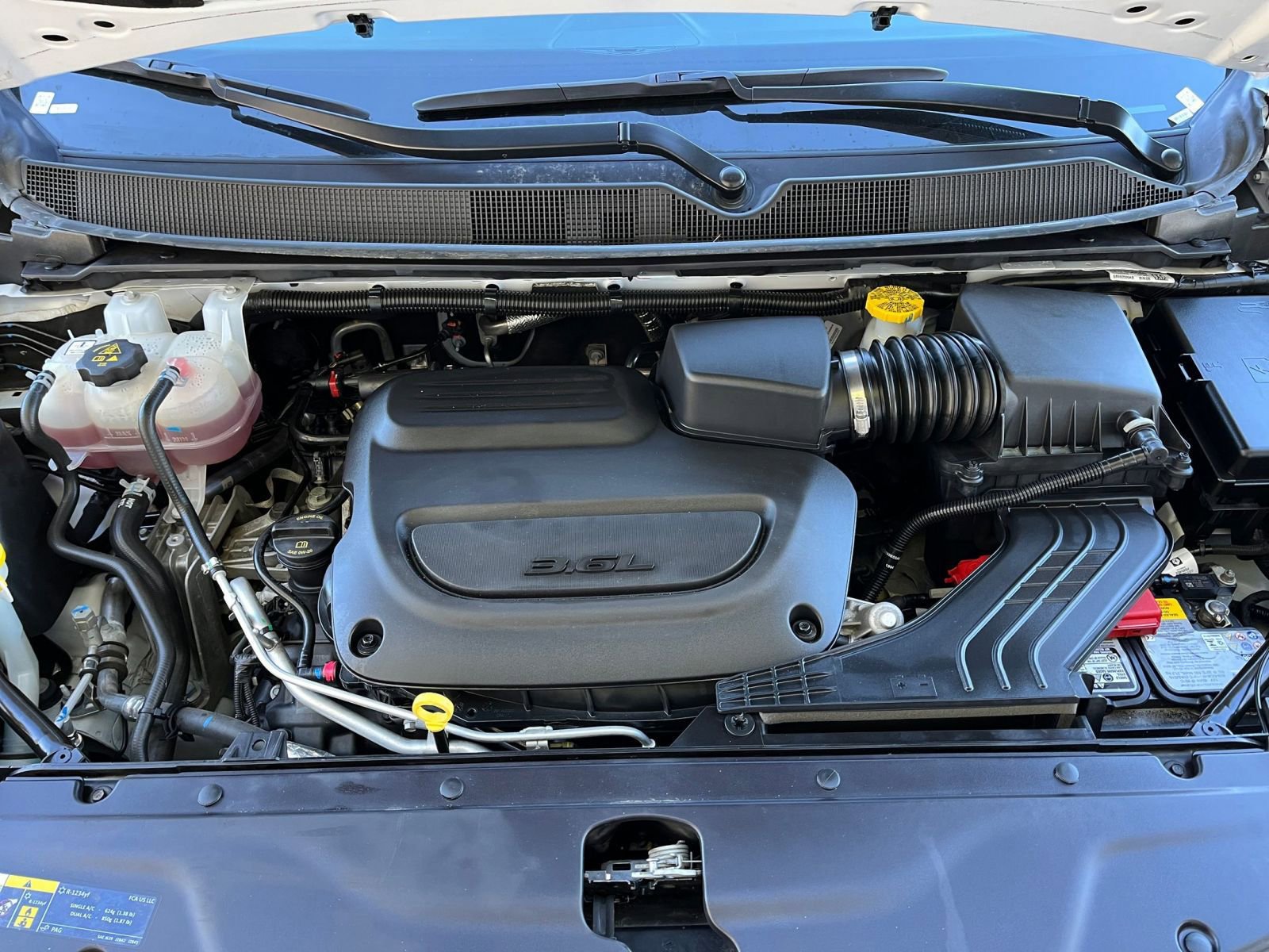 Used 2025 Chrysler Pacifica Select image 30