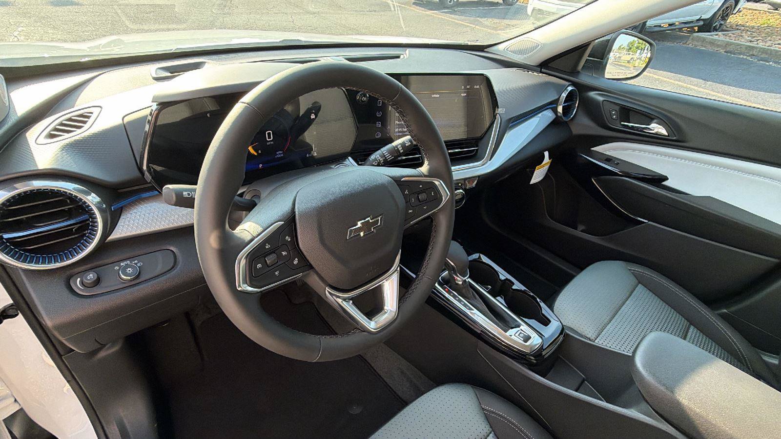 New 2026 Chevrolet Trax LT w/ Driver Confidence Package FWD image 3