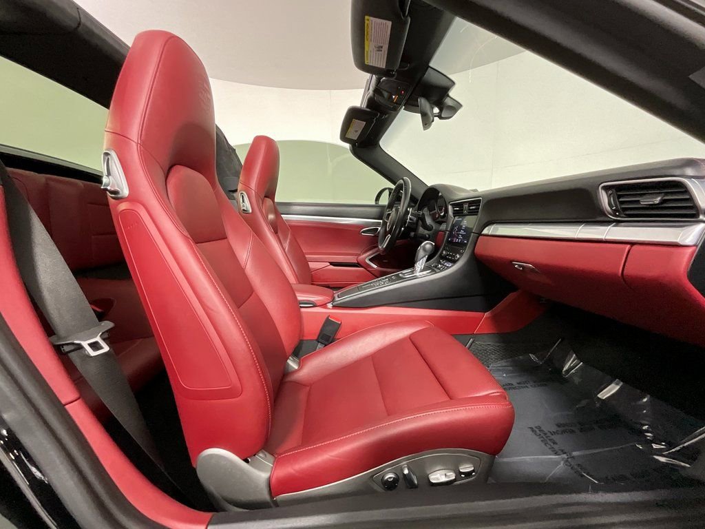 Used 2019 Porsche 911 Targa 4 AWD/4WD image 21