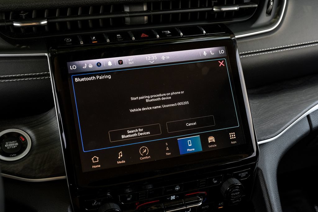 Used 2023 Jeep Grand Cherokee Limited AWD/4WD image 40