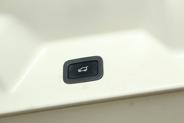 Used 2020 Land Rover Range Rover HSE image 13