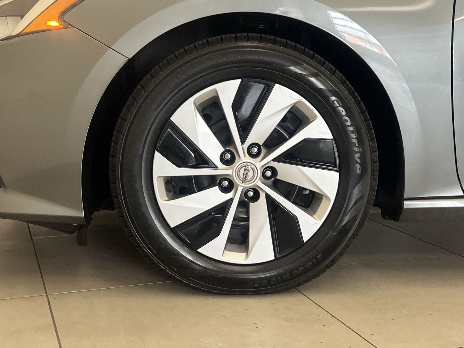Used 2020 Nissan Altima 2.5 S FWD image 11