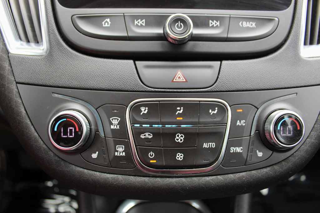 Used 2019 Chevrolet Malibu LT FWD image 20