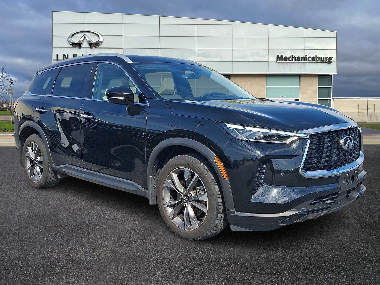 Certified 2023 INFINITI QX60 Luxe w/ Cargo Package image 1