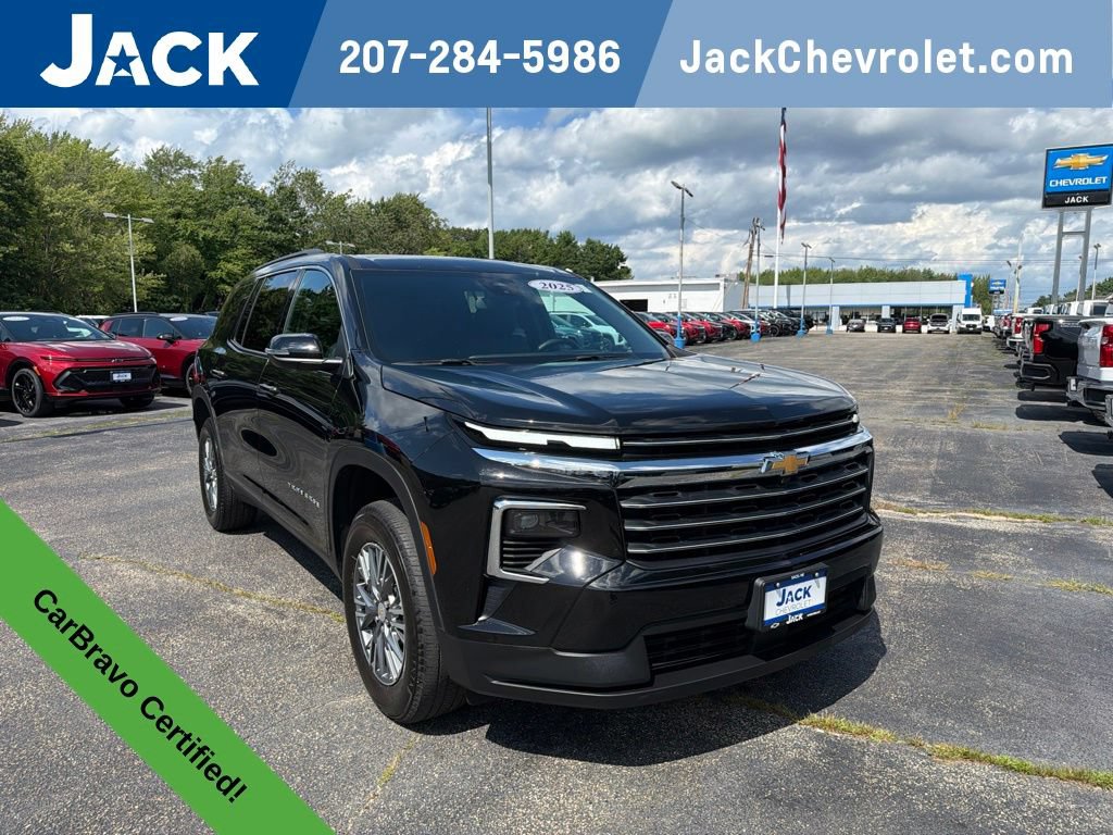 Certified 2025 Chevrolet Traverse LT AWD/4WD image 1