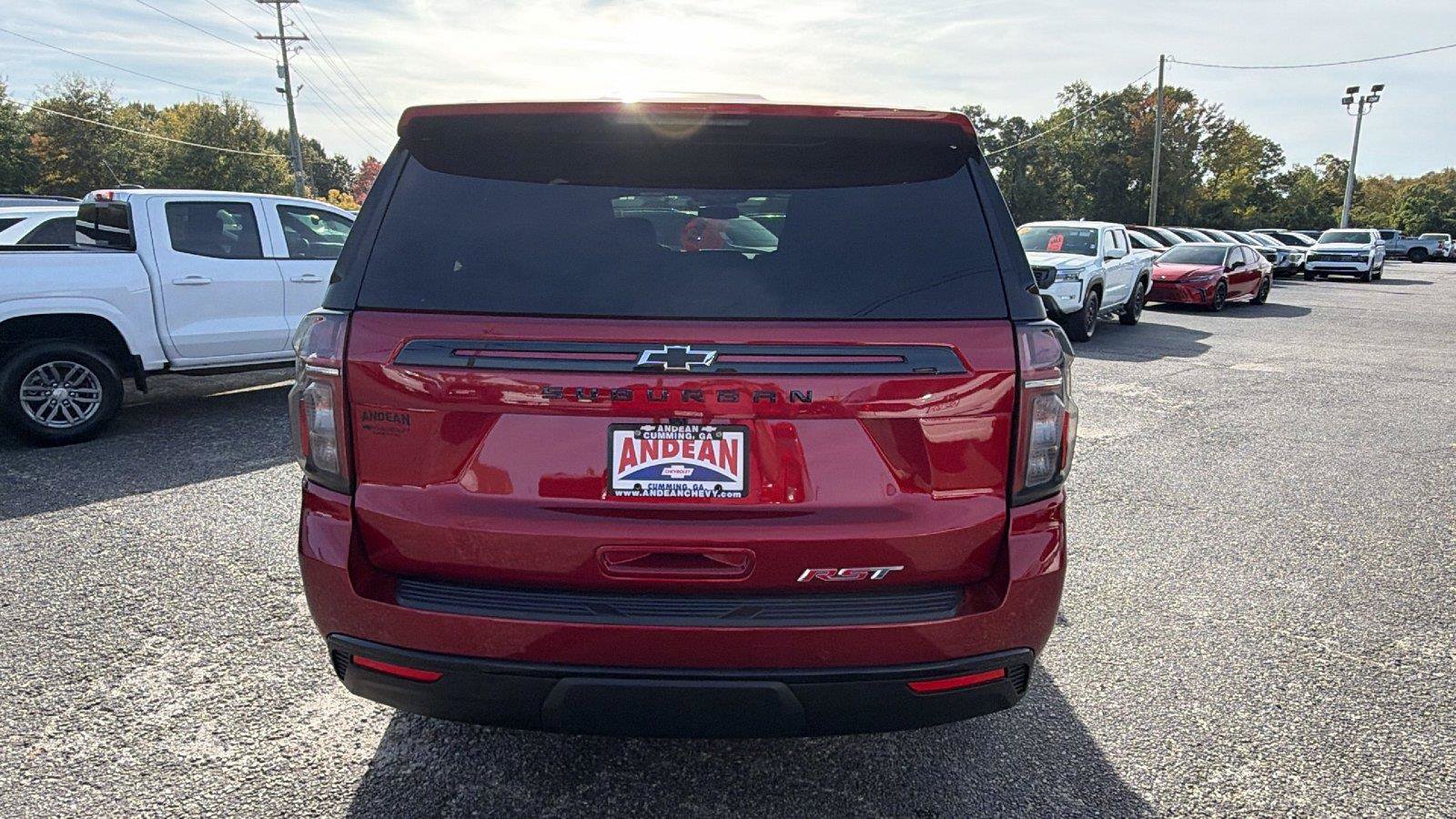 Used 2023 Chevrolet Suburban RST w/ Luxury Package AWD/4WD image 10
