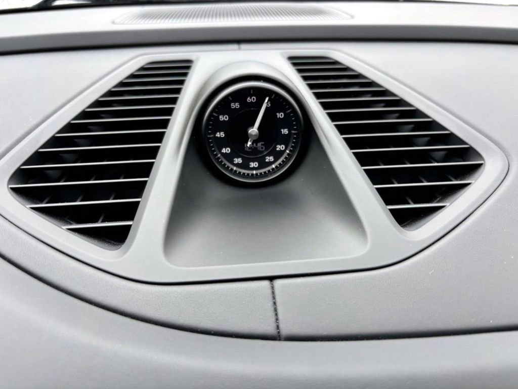 Certified 2025 Porsche Macan 4S Electric image 30