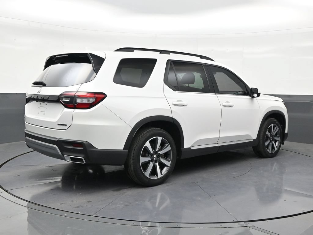 Used 2024 Honda Pilot Touring image 5