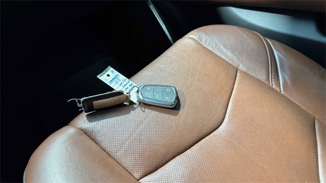 Used 2018 Cadillac Escalade ESV Premium Luxury image 36