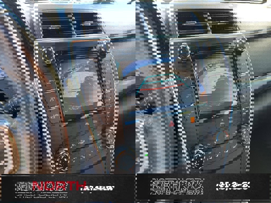 Used 2016 Toyota Camry SE image 9