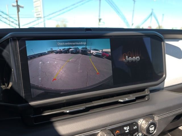 Used 2025 Jeep Wrangler Unlimited Sahara w/ Safety Group AWD/4WD image 24