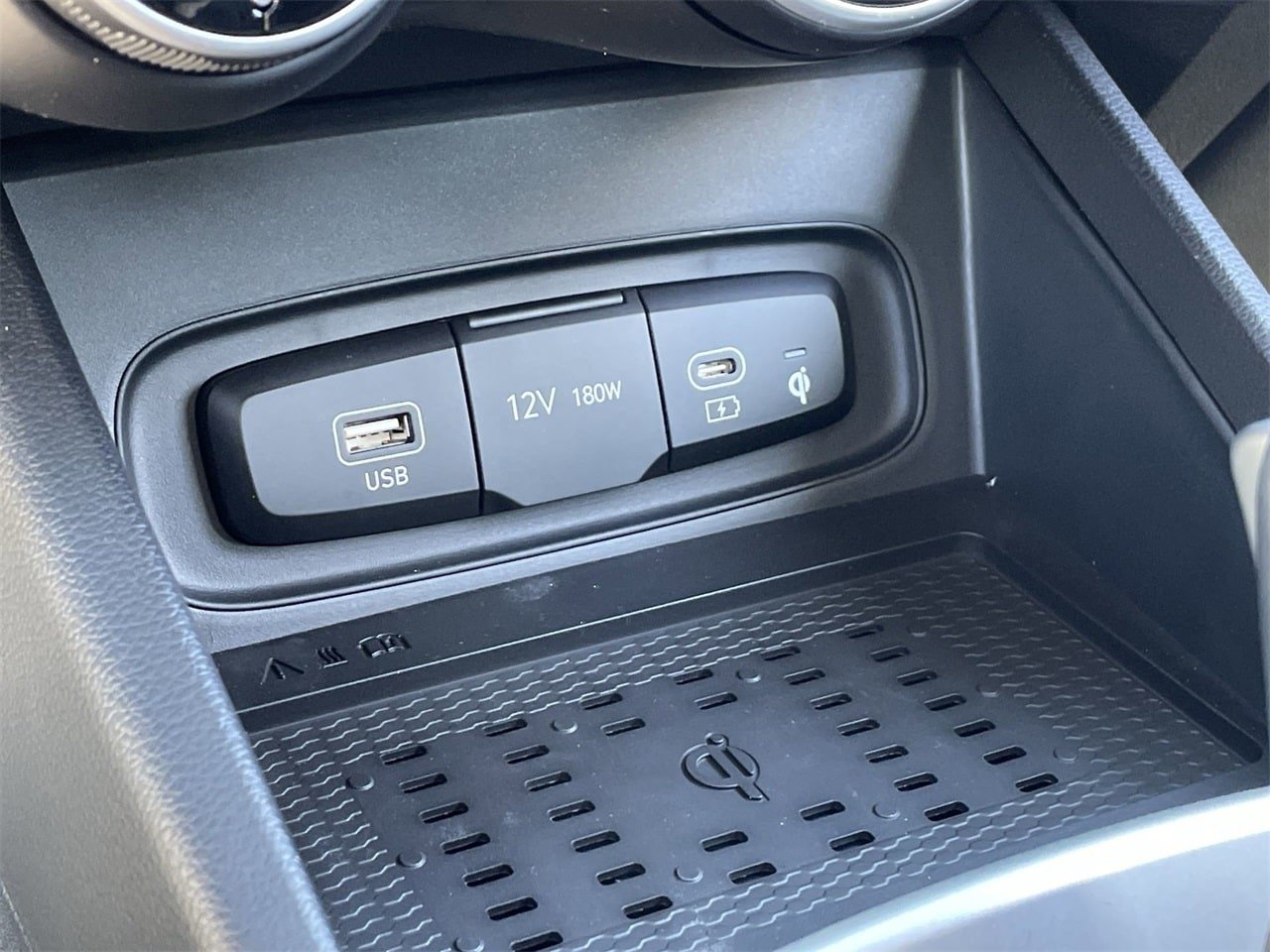 New 2026 Hyundai Venue SEL FWD image 26