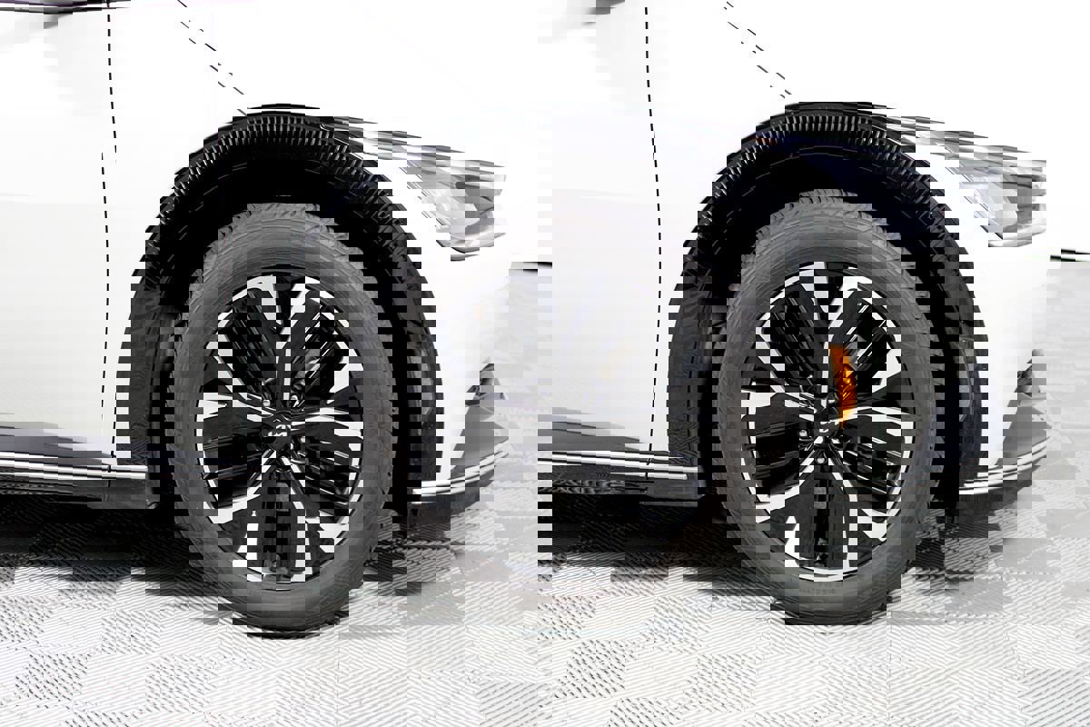 Used 2022 Kia EV6 Wind image 40