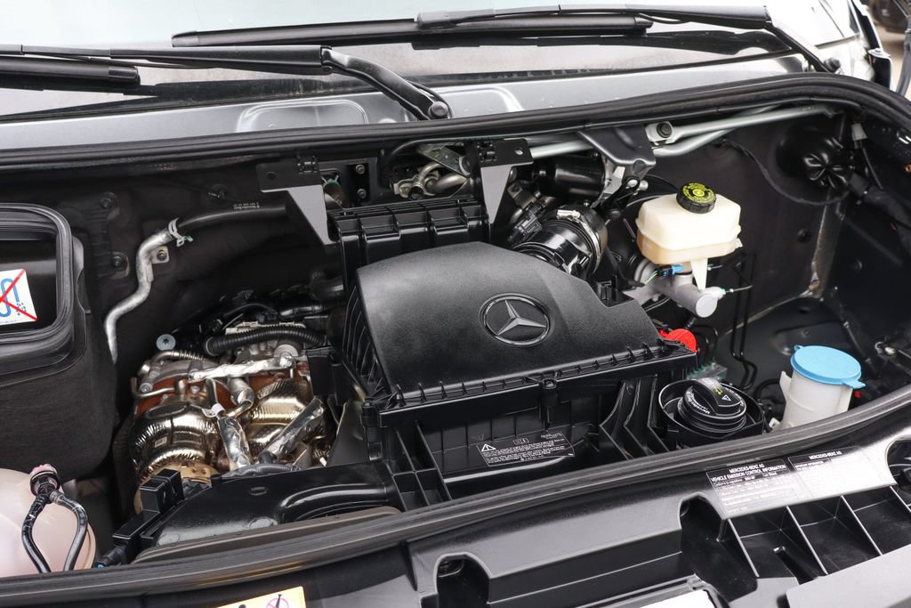 Used 2024 Mercedes-Benz Sprinter 2500 image 13