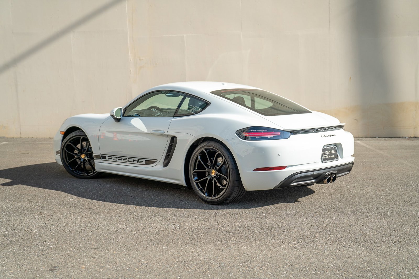Used 2025 Porsche 718 Cayman image 3