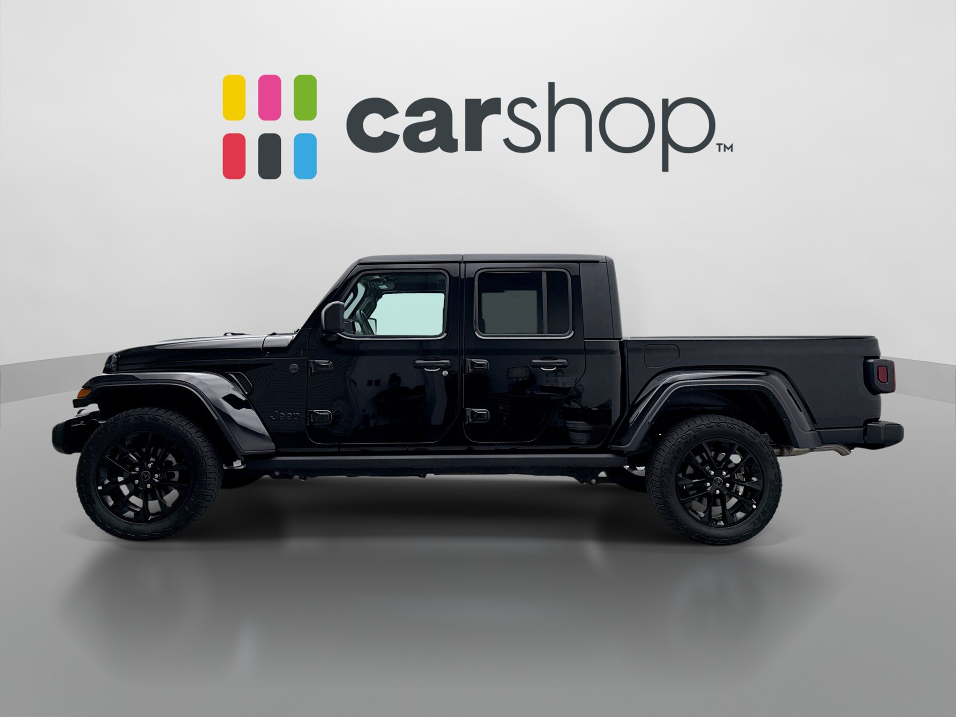Used 2025 Jeep Gladiator Sport AWD/4WD image 2