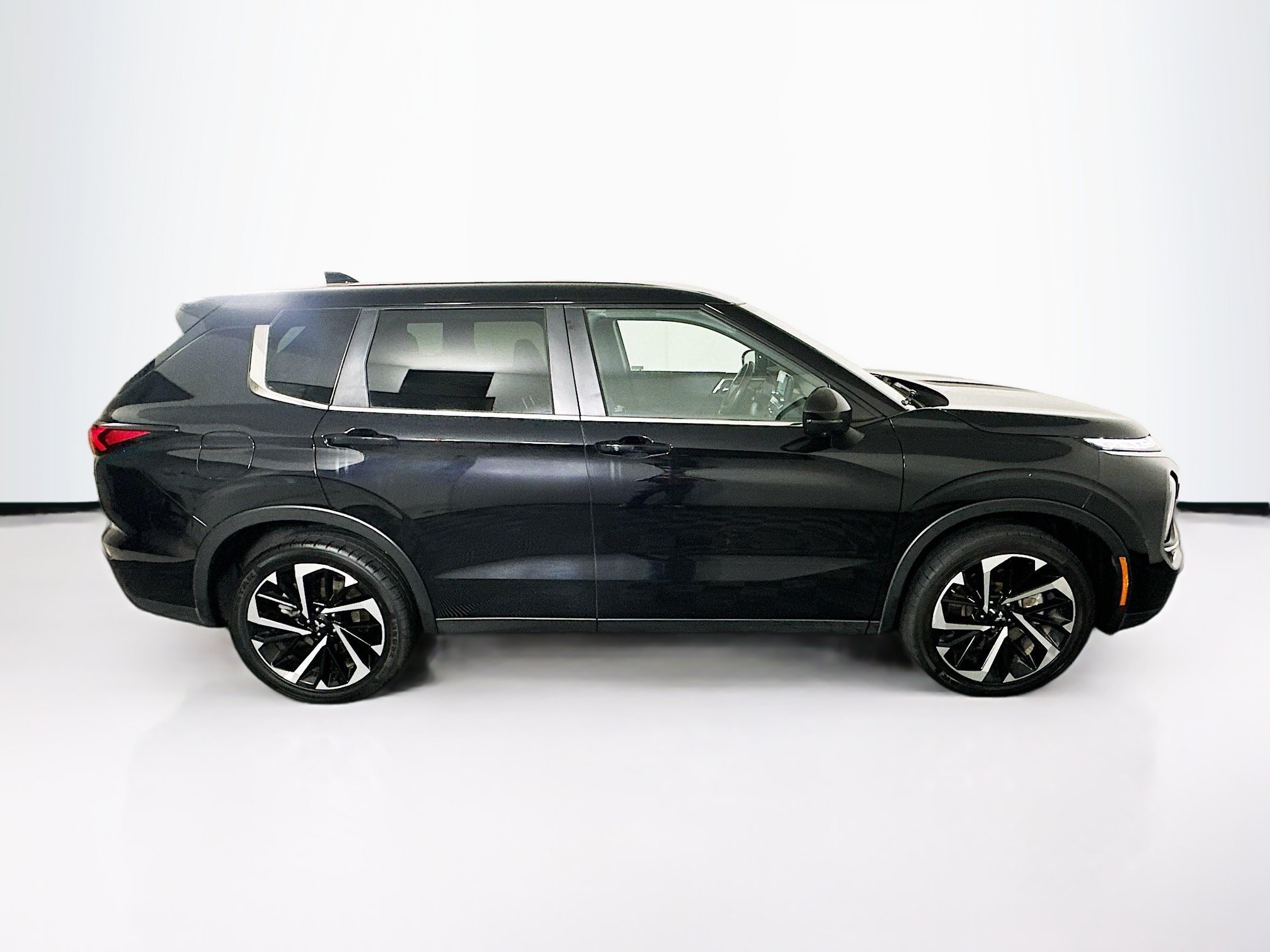 Used 2024 Mitsubishi Outlander SE AWD/4WD image 10