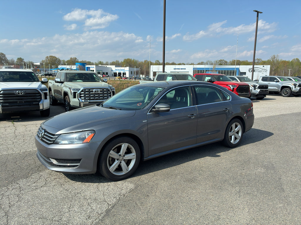 Used 2014 Volkswagen Passat 1.8T Wolfsburg Edition image 3
