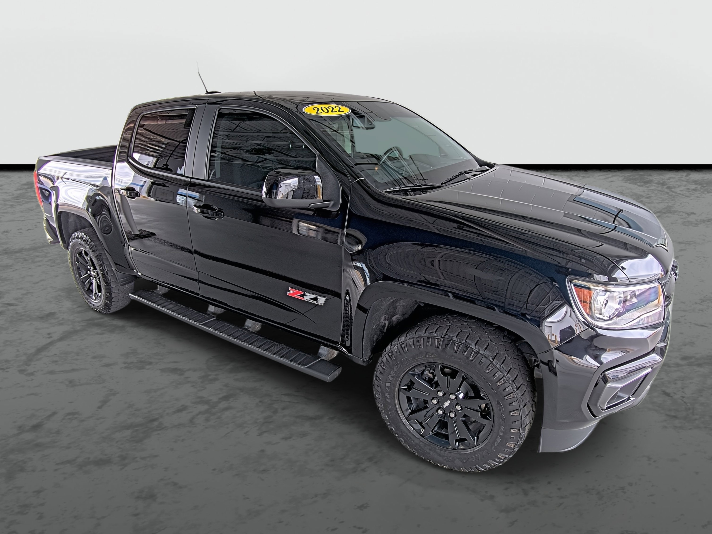 Used 2022 Chevrolet Colorado Z71 w/ Z71 Midnight Edition image 4