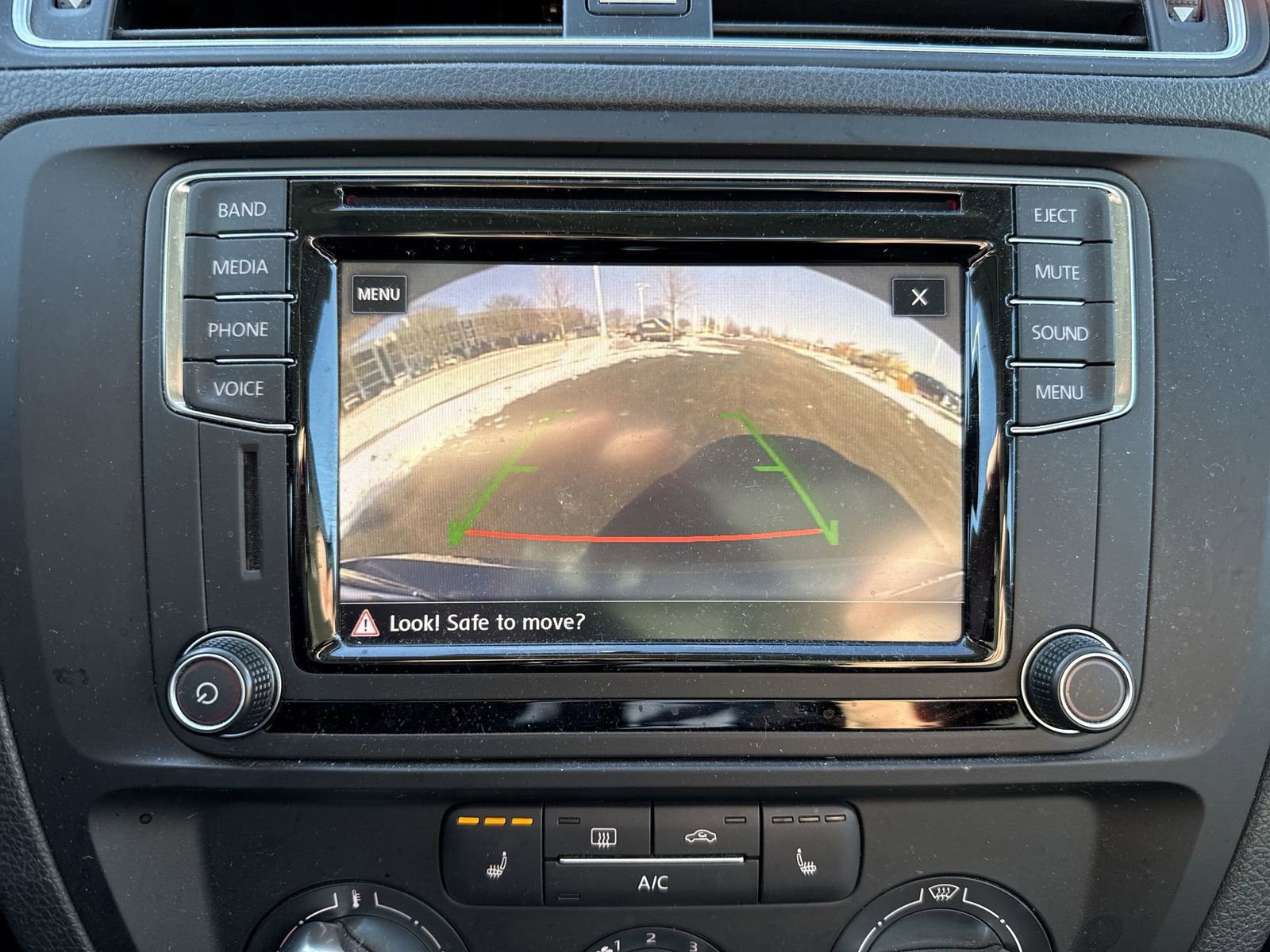 Used 2017 Volkswagen Jetta SE image 17