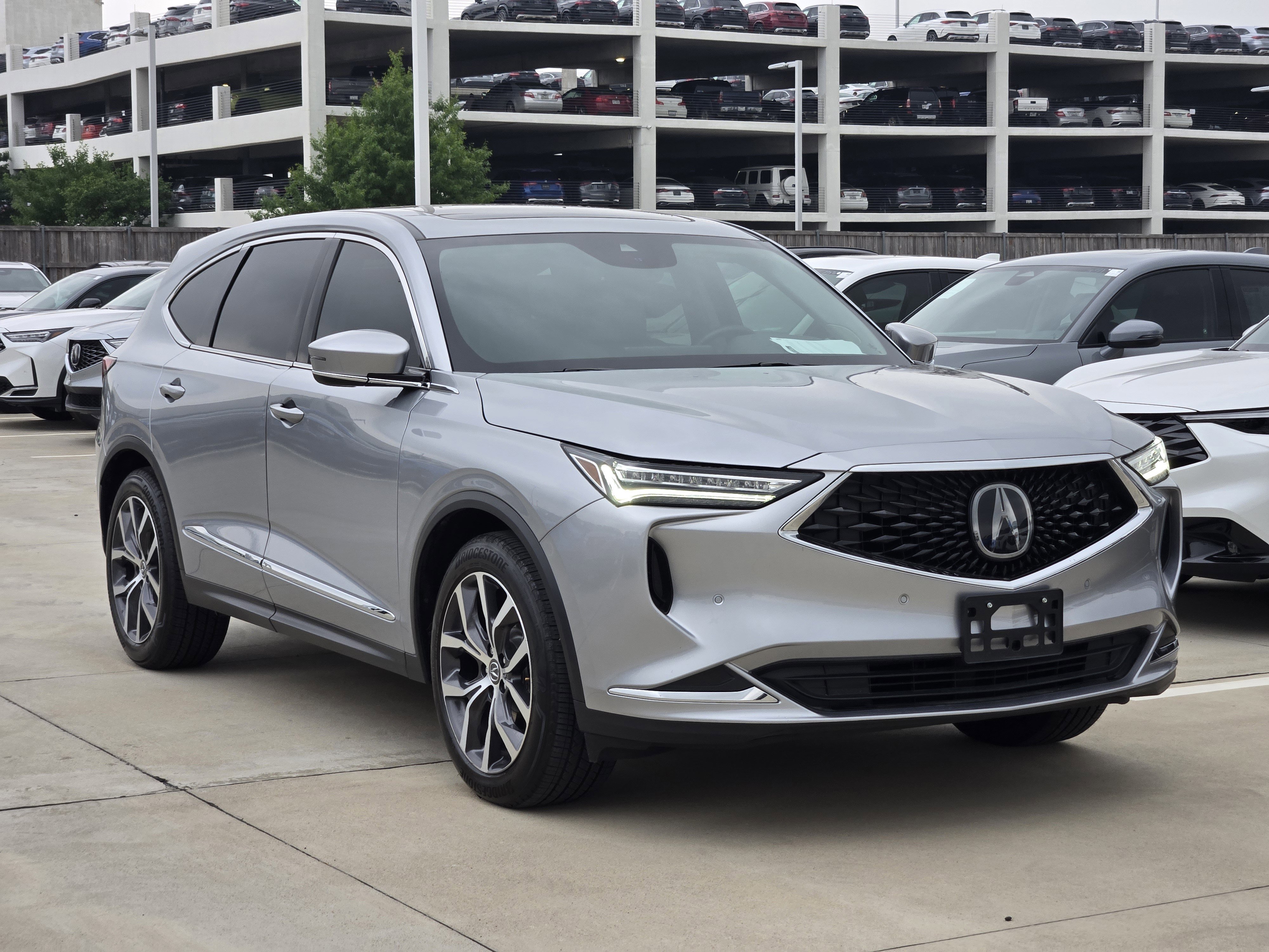 Certified 2024 Acura MDX FWD w/ Technology Package image 4