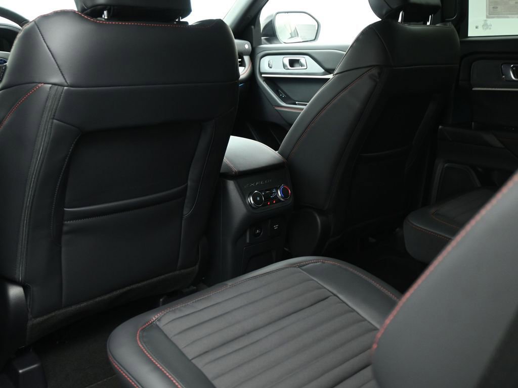 New 2026 Ford Explorer ST-Line w/ ST-Line Street Pack image 19