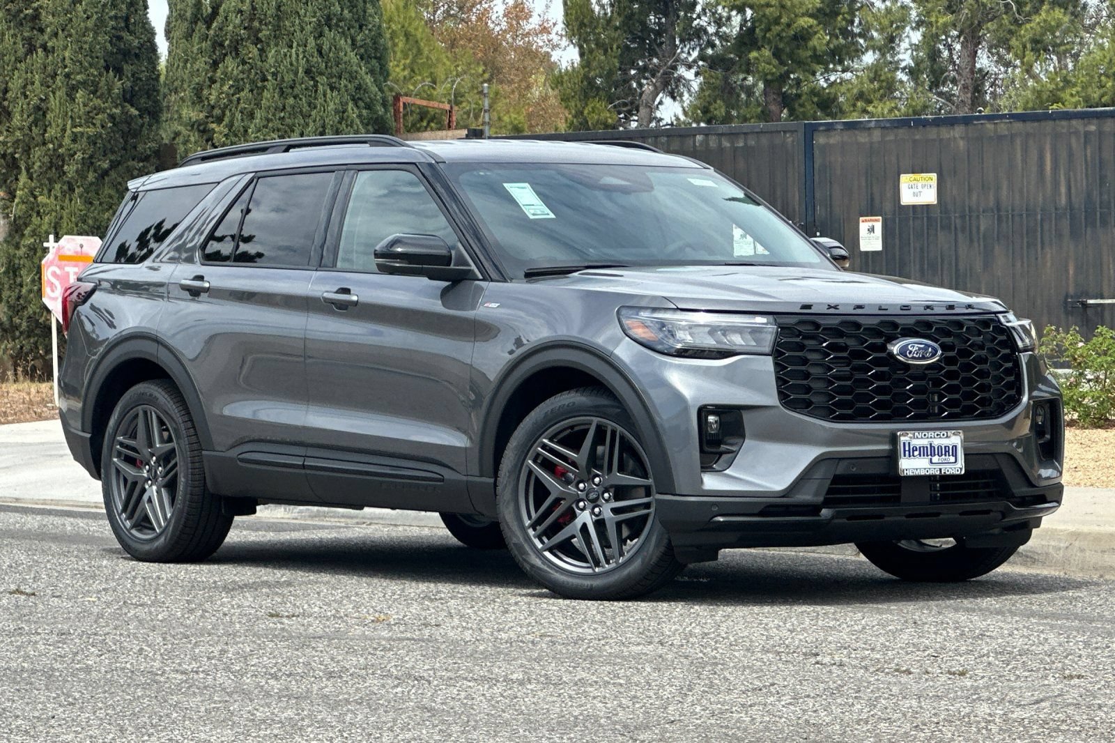 New 2026 Ford Explorer ST-Line w/ ST-Line Street Pack RWD video 2