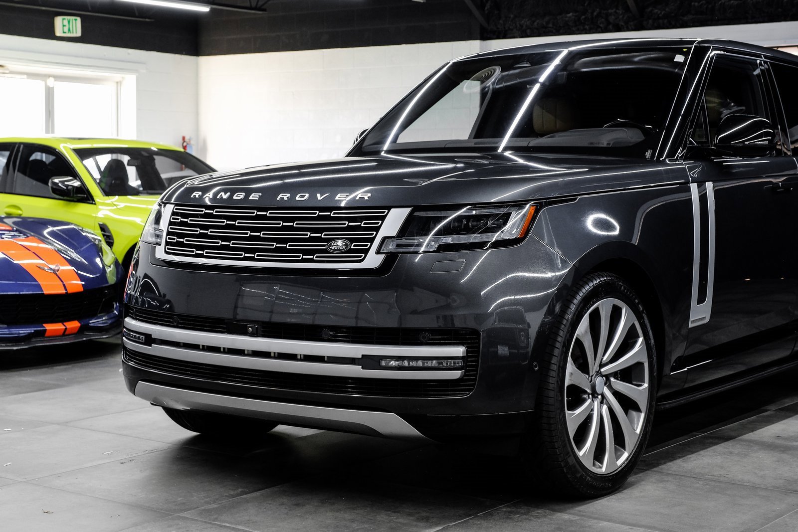 Used 2023 Land Rover Range Rover Autobiography image 7