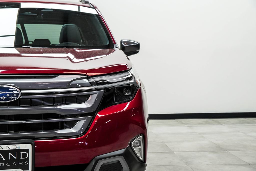 Used 2025 Subaru Forester Limited image 4