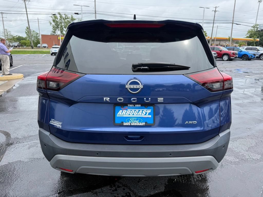 Used 2023 Nissan Rogue S AWD/4WD image 6
