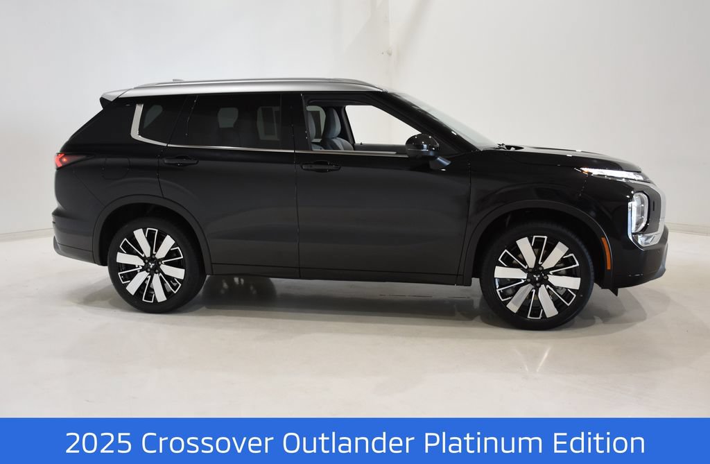 New 2025 Mitsubishi Outlander AWD image 3