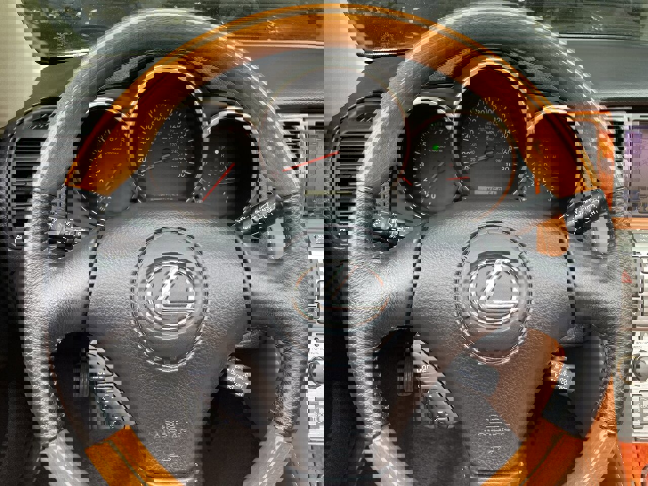 Used 2005 Lexus SC 430 Convertible image 21