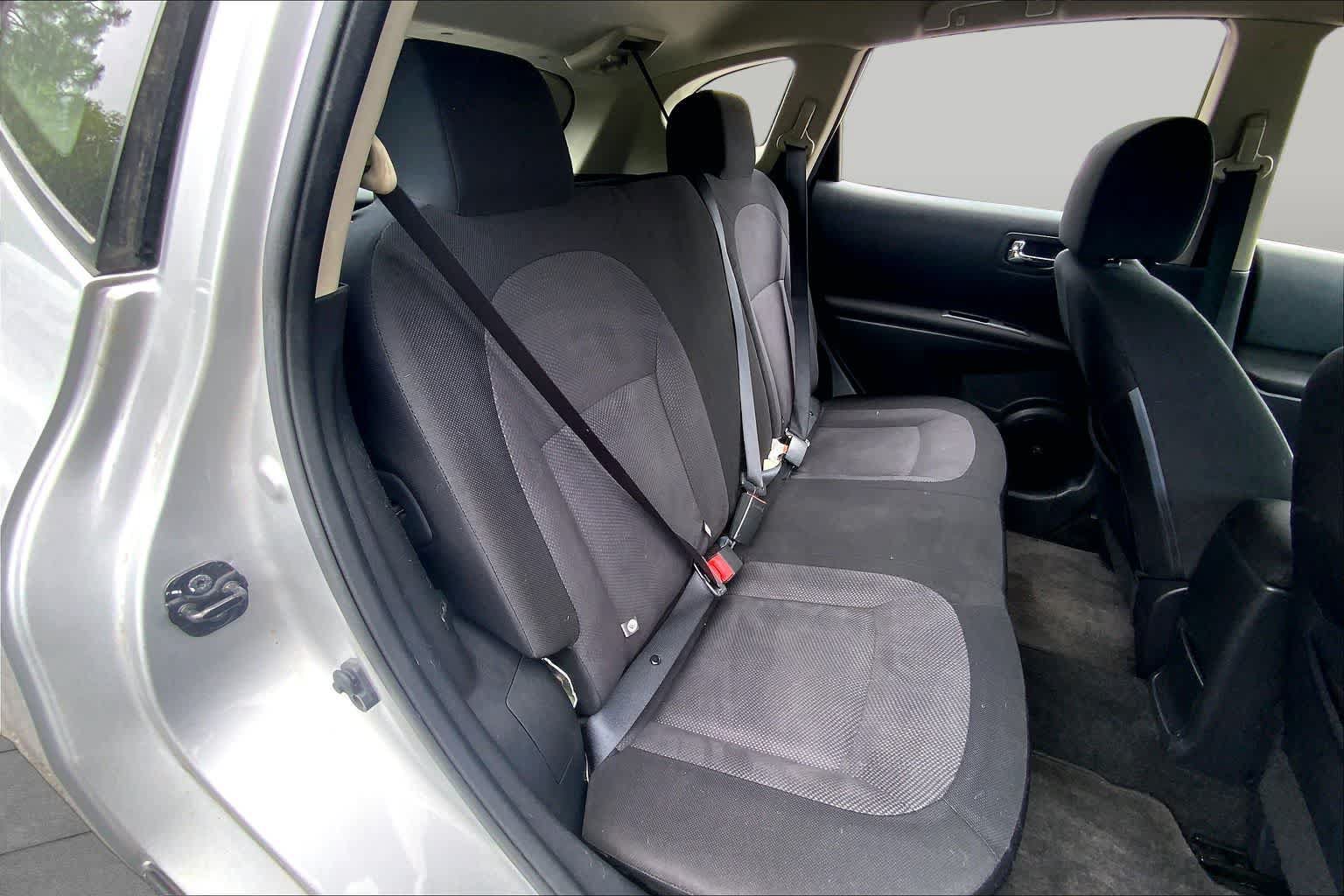 Used 2013 Nissan Rogue S FWD image 19