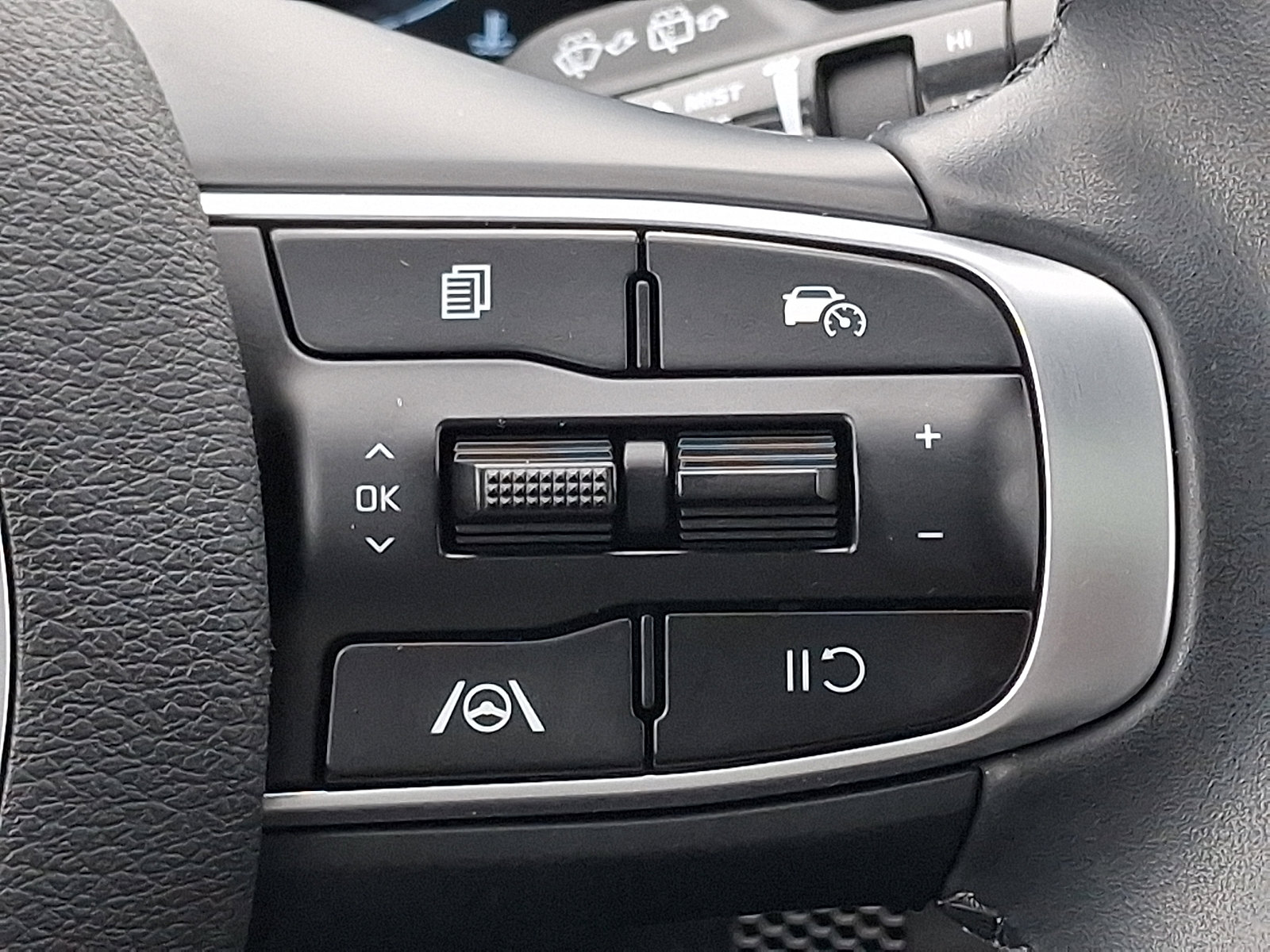 Used 2023 Kia Sportage X-Line w/ X-Line Premium Package image 24
