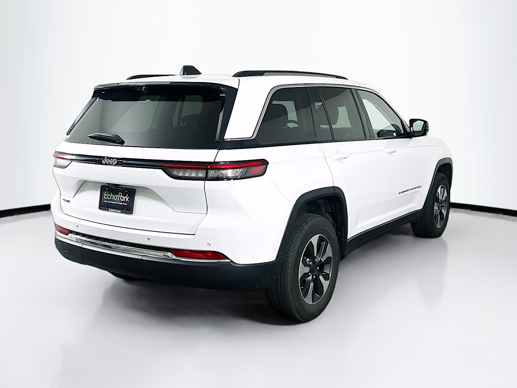 Used 2022 Jeep Grand Cherokee Limited 4xe w/ Luxury Tech Group II AWD/4WD image 9