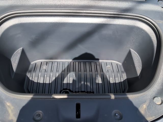 Used 2023 Tesla Model Y Long Range image 23