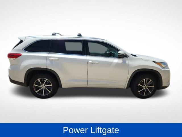 Used 2018 Toyota Highlander XLE FWD image 11