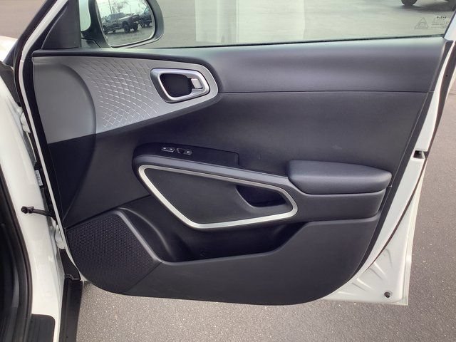 Used 2024 Kia Soul LX w/ Option Group 015 FWD image 36