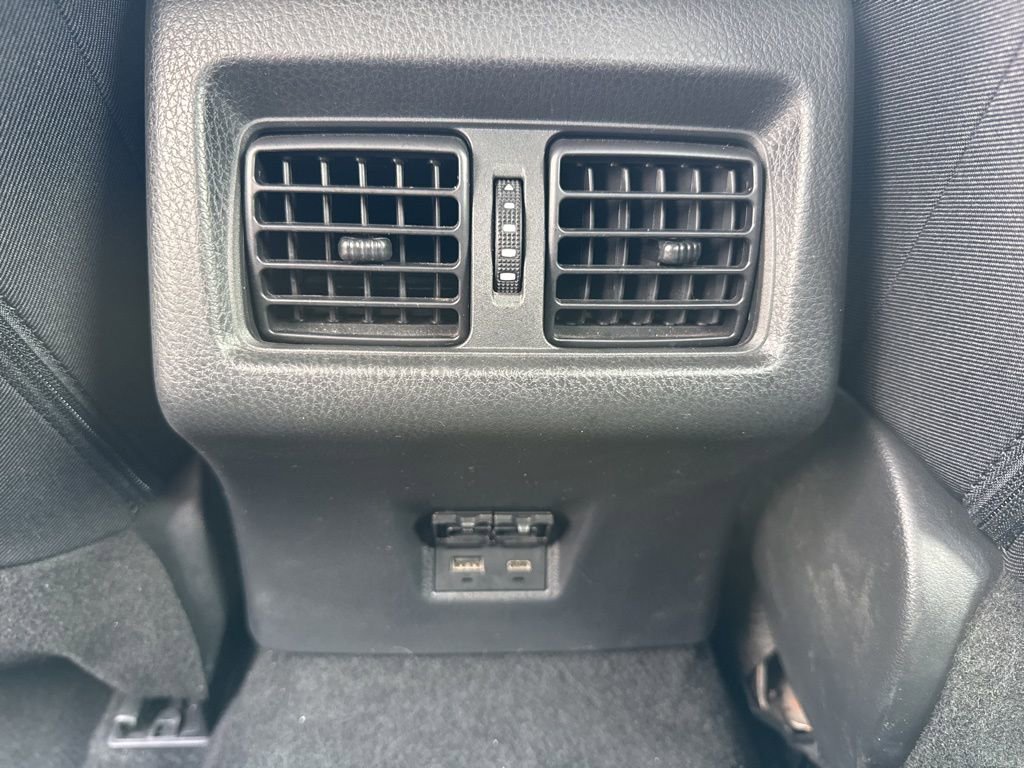 Used 2025 Toyota Camry LE FWD image 10