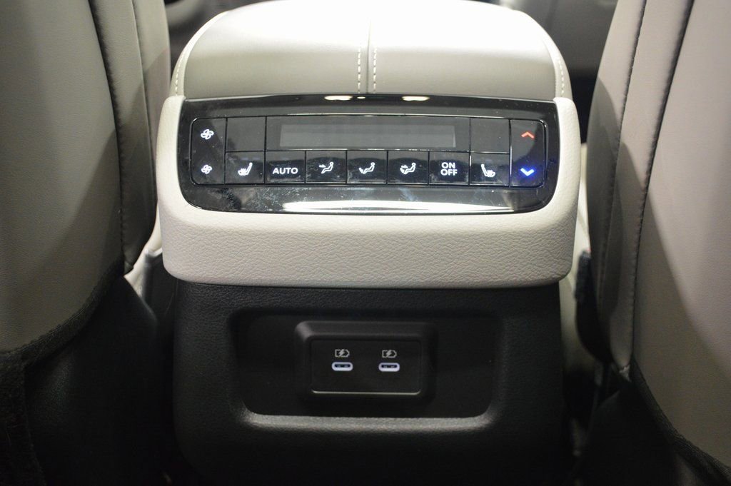 Certified 2026 INFINITI QX60 Luxe w/ Cargo Package image 39