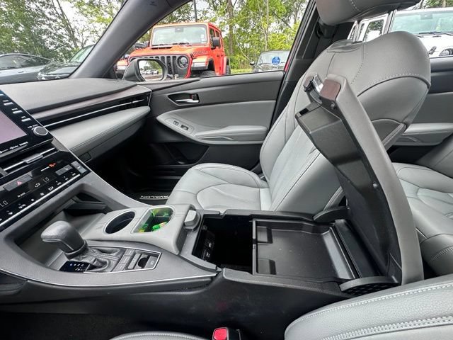 Used 2019 Toyota Avalon XLE w/ Moonroof Package FWD image 26