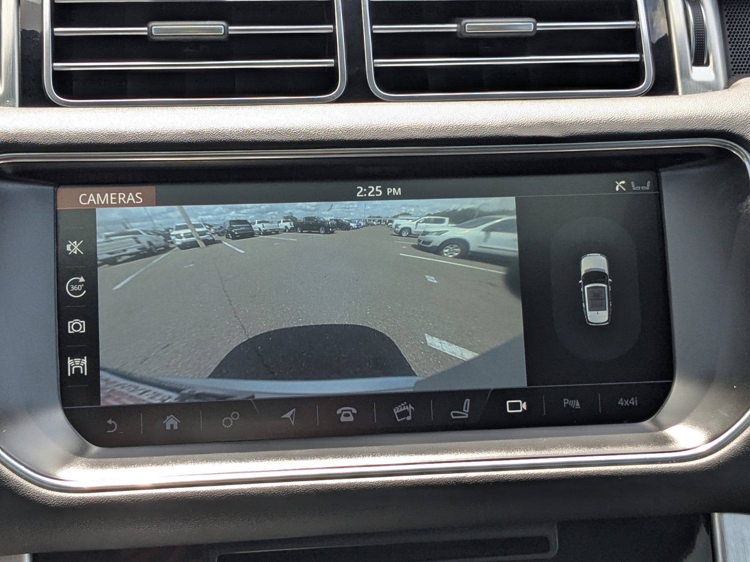 Used 2017 Land Rover Range Rover HSE AWD/4WD image 22