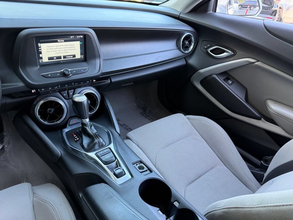 Used 2018 Chevrolet Camaro LT RWD image 38