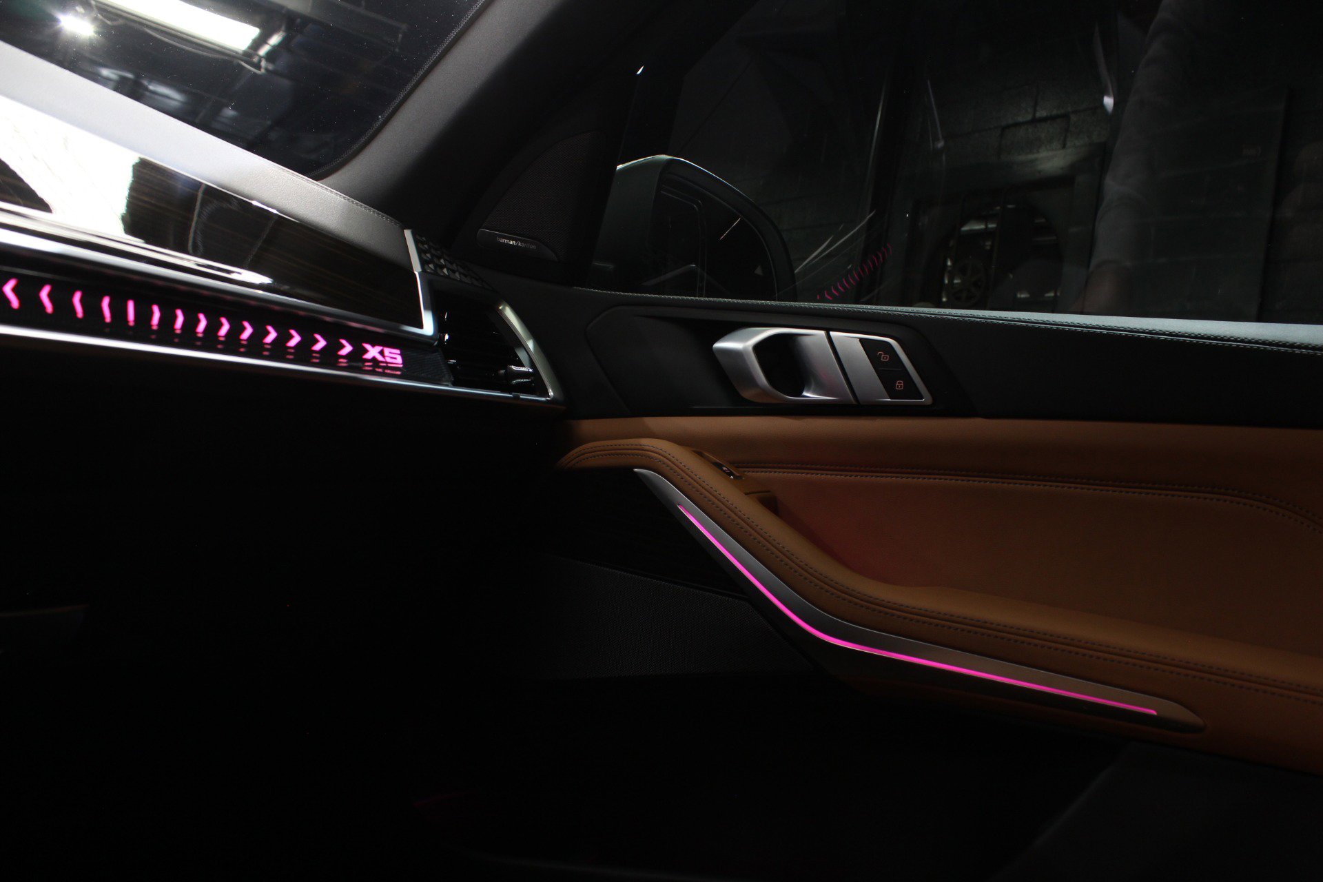 Used 2024 BMW X5 sDrive40i w/ Premium Package image 52