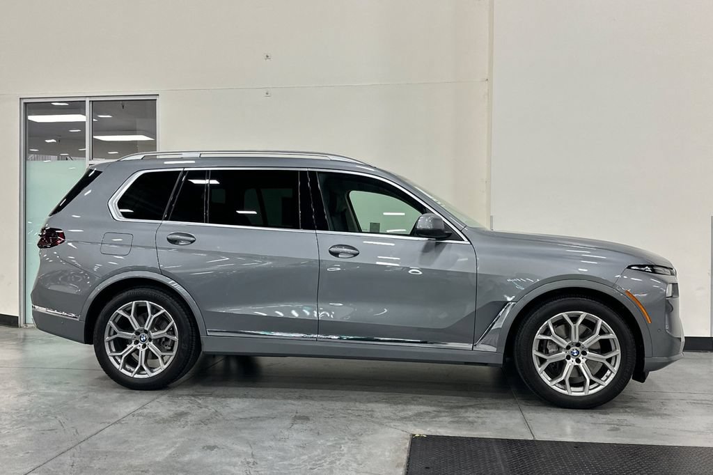 Used 2026 BMW X7 xDrive40i AWD/4WD image 3