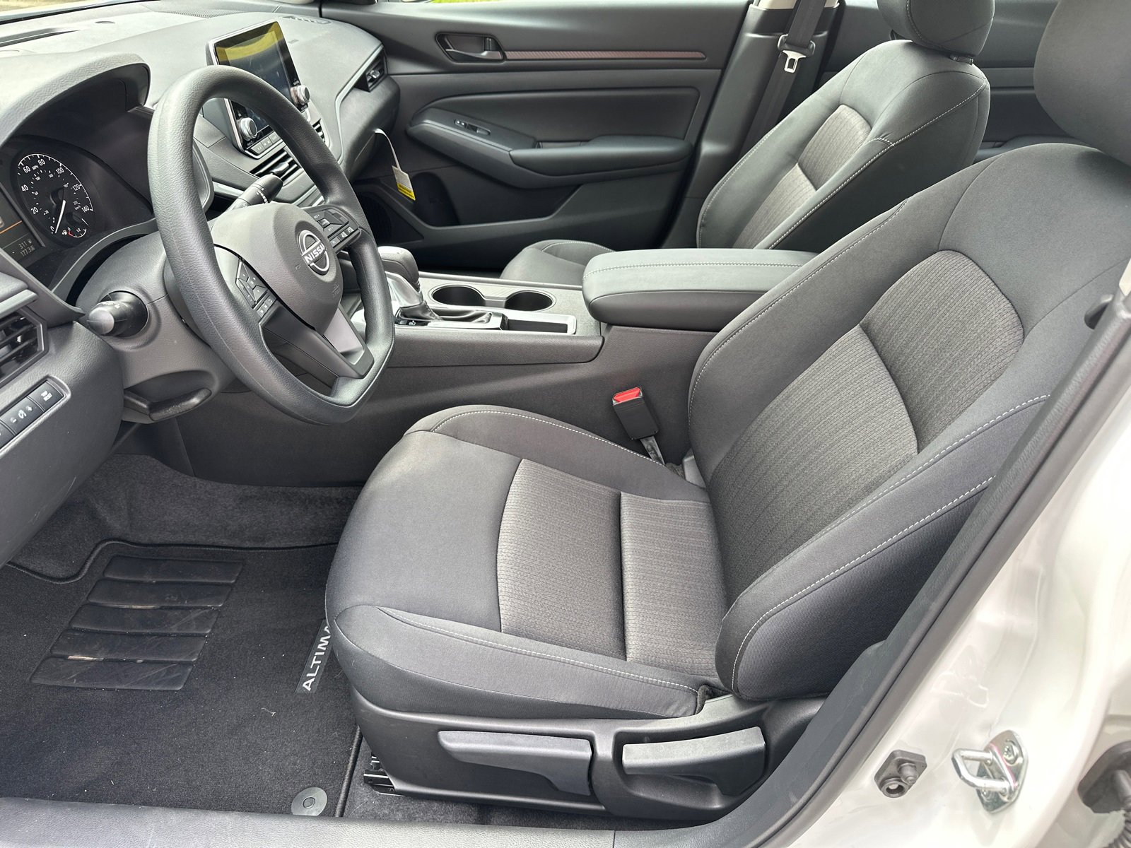 New 2025 Nissan Altima 2.5 S image 9